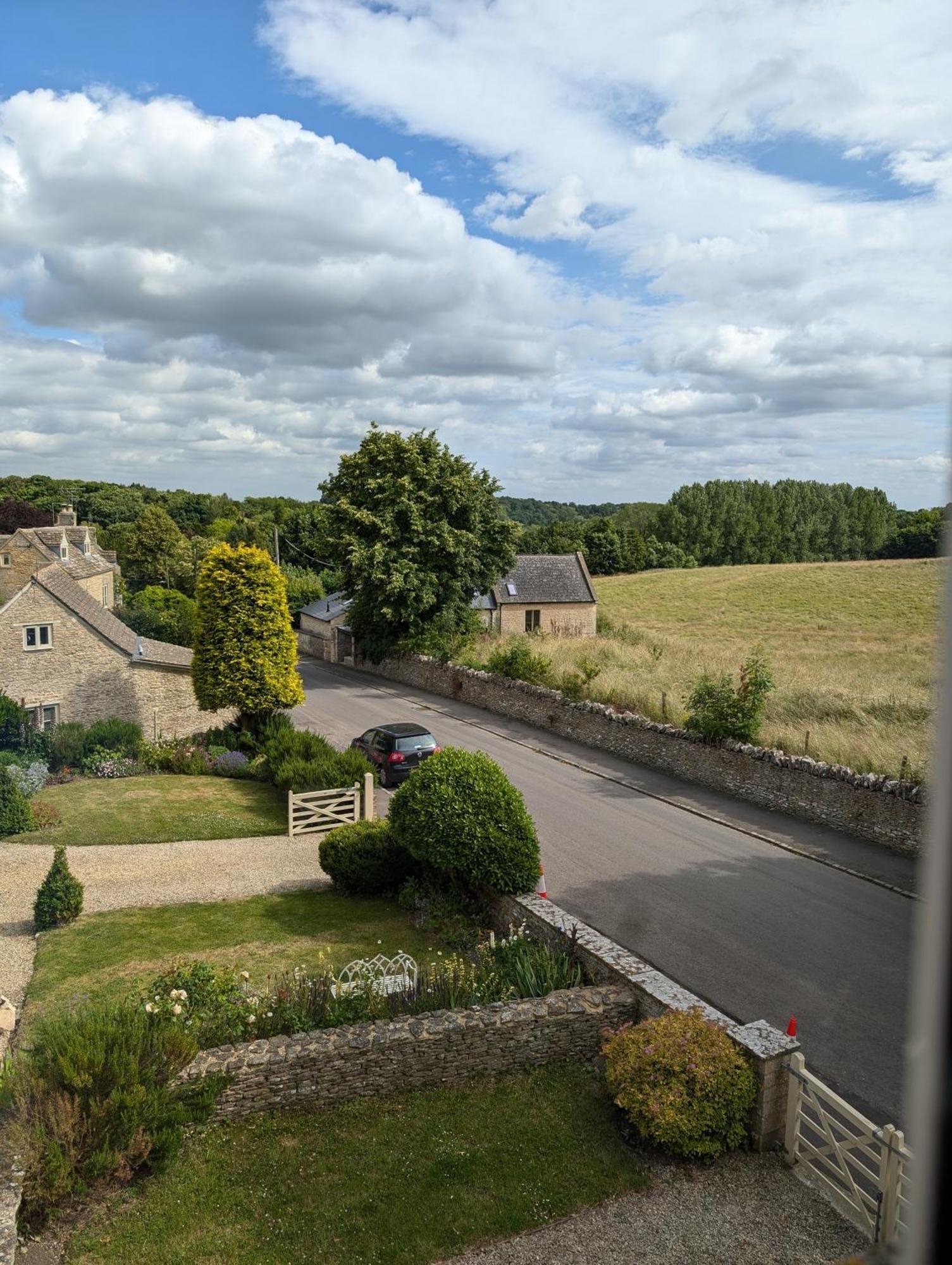 The Keepers Arms Hotell Quenington Rum bild